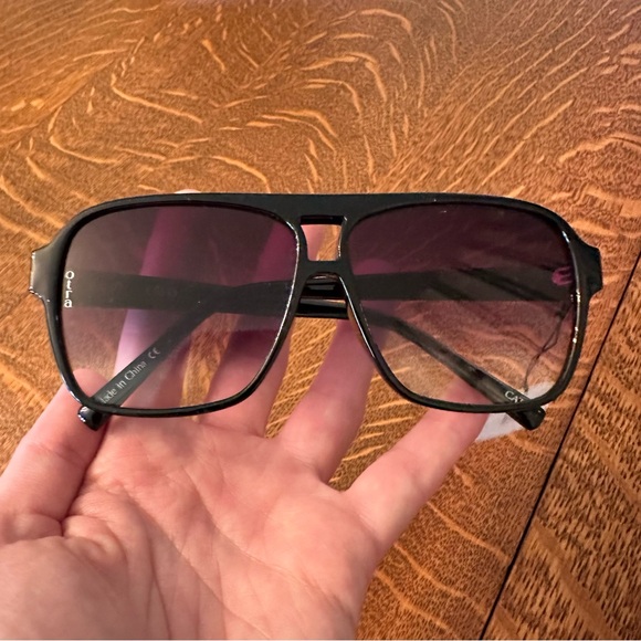 NWT Otra Alix Aviator Sunglasses in Black OS - Picture 2 of 5
